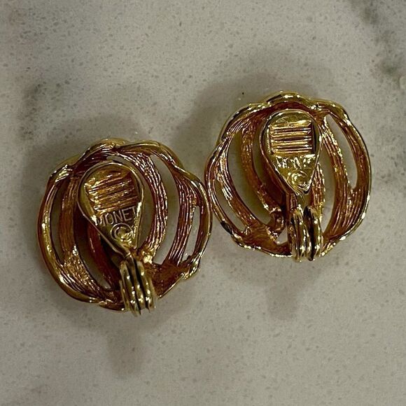 Vintage Monet Gold Woven Clip-on Earrings - Picture 2 of 3